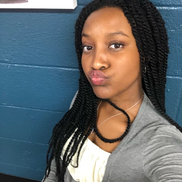 Meet your Posher, Aliyah - Picture 2 of 4